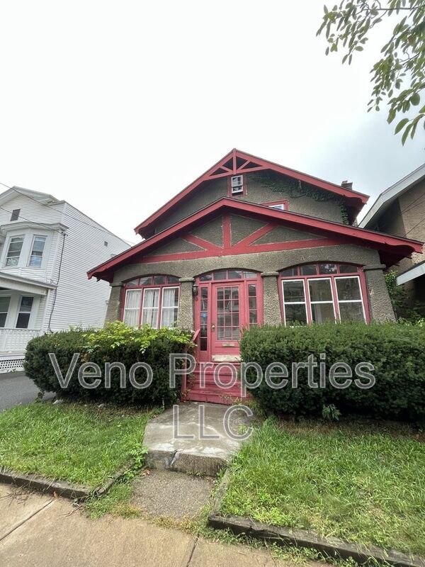 Primary Photo - 19 Kent St
