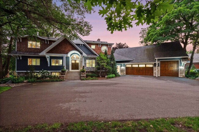 Building Photo - Minnetonka Lakeshore