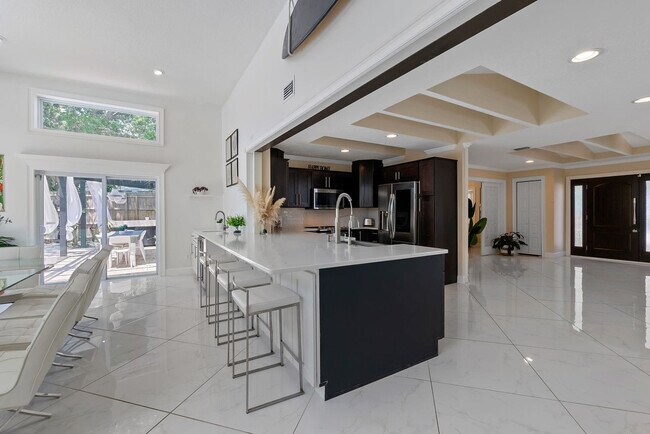 Building Photo - 501 Boating Club Rd