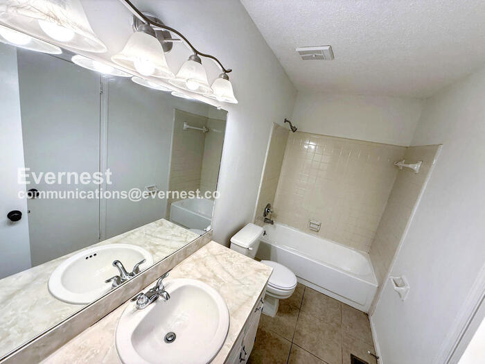 Building Photo - 5521 St James St