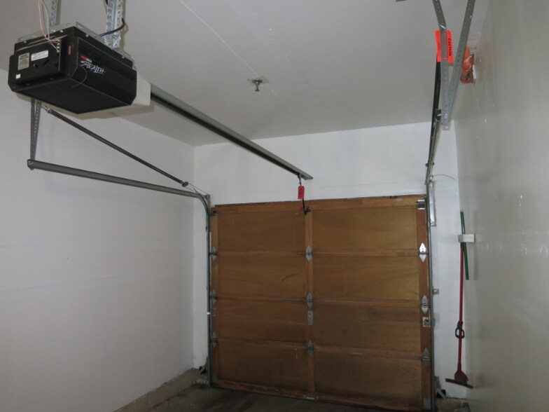 Building Photo - 440 S 51st Ct