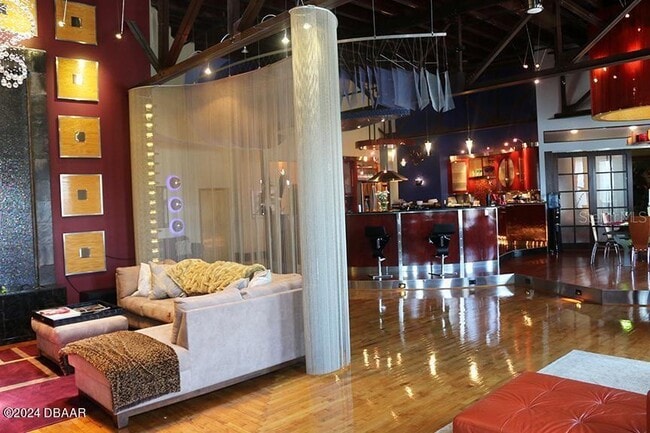 Building Photo - 120 S Woodland Blvd