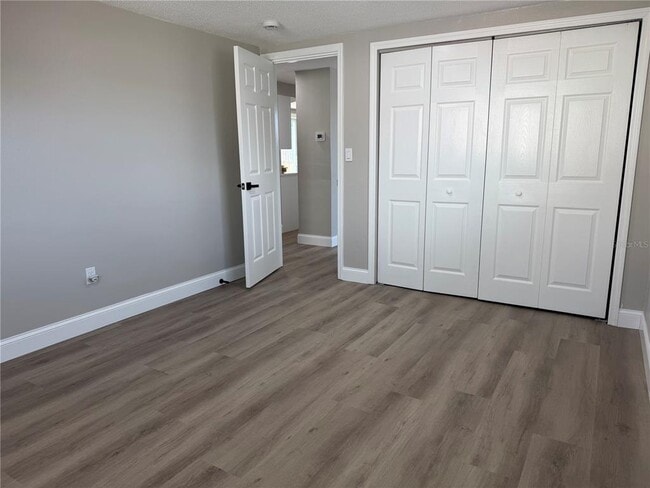 Building Photo - 7220 Fox Hollow Dr