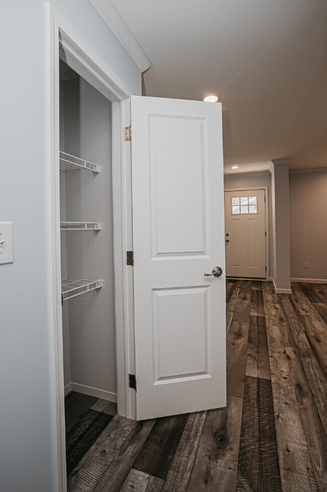 Building Photo - Inviting 3 bed, 2 bath Mount Pleasant rental