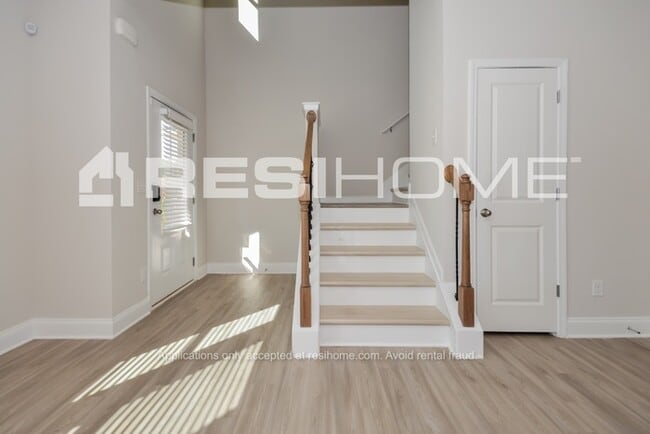 Building Photo - 3038 Faireno Pl