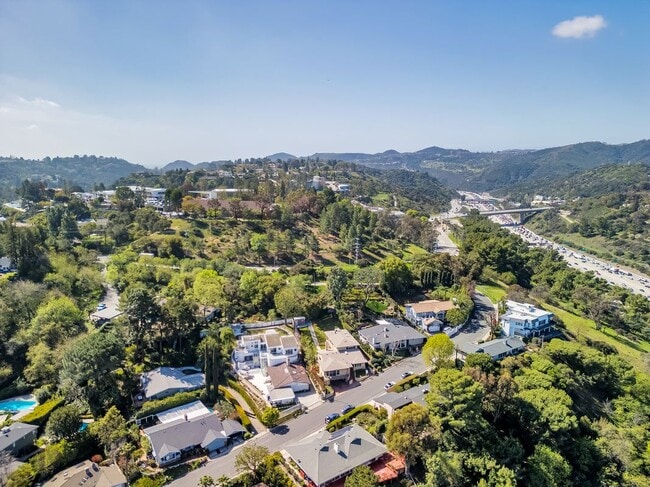 Building Photo - 15470 Longbow Dr