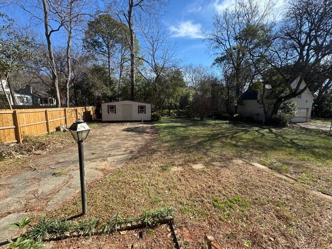 Building Photo - Lovely Cloverdale Idlewild Home