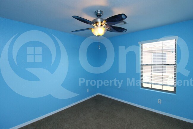 Building Photo - 730 N Robins Way