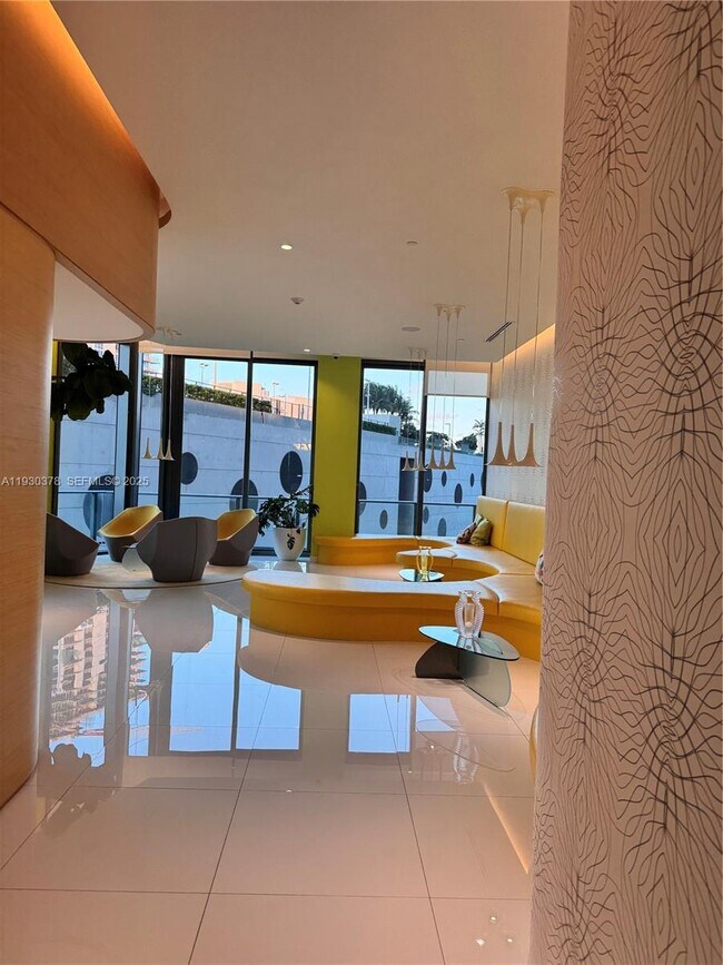 Building Photo - 501 NE 31st St