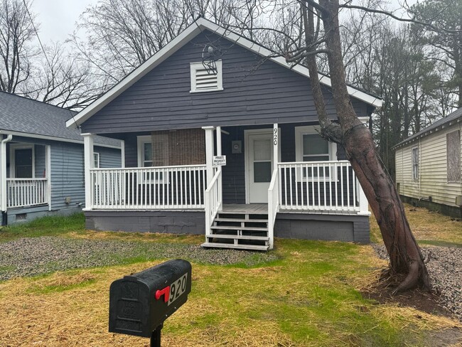 Building Photo - 2 Bedroom House for Rent