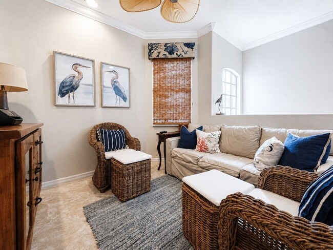 Building Photo - Beautifully furnished 2-bedroom and den, 2-bath in Sterlling Oak