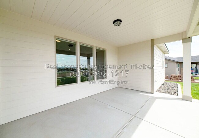 Building Photo - 8004 Massey Dr