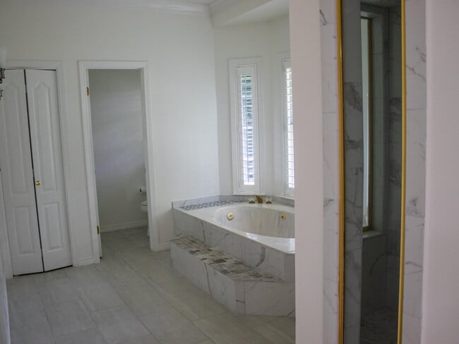 Building Photo - 118 Baywind Dr