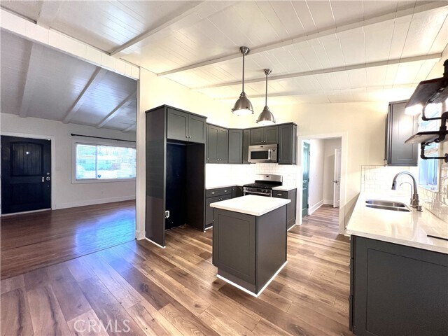 Building Photo - 8257 Jadeite Ave