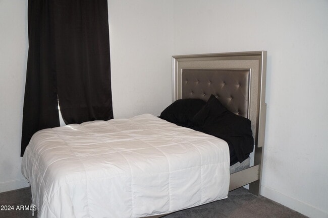 Building Photo - 10864 W Marshall Ave