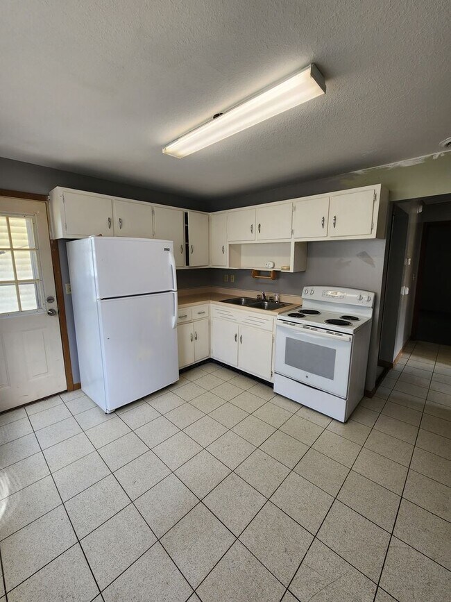 Building Photo - 1718 12th St