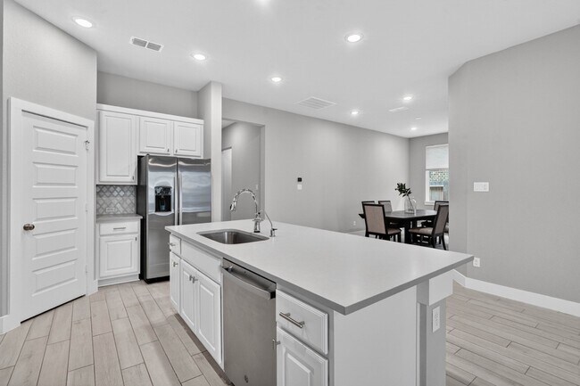 Building Photo - 26323 Hunter Ln