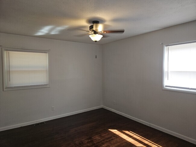 Building Photo - 619 Berwick Dr