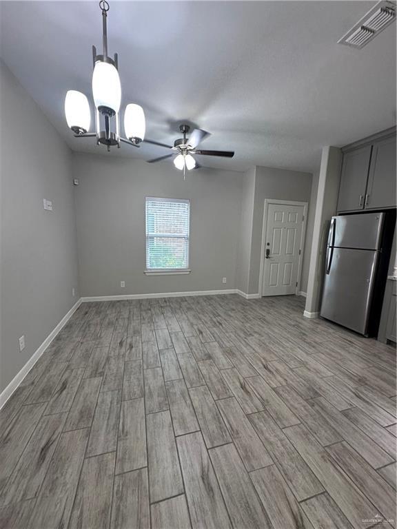 Building Photo - 12 W Primrose Ave