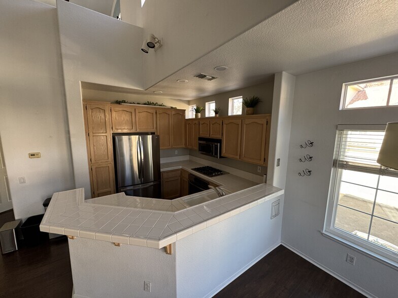 Building Photo - 12646 Springbrook Dr