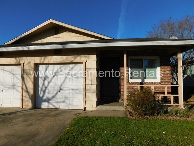 Building Photo - Spacious 2bd/1 ba Foothill Farms Duplex Wi...