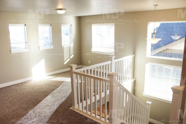 Building Photo - 2245 Adobe Dr