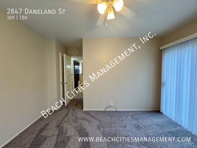 Building Photo - 2847 Daneland St