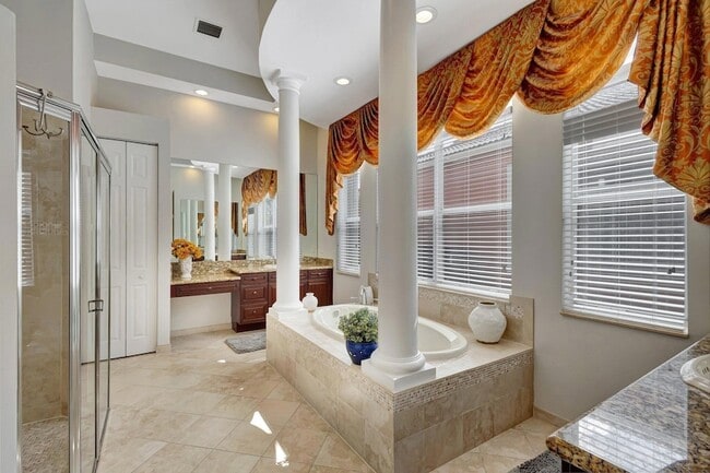 Building Photo - 9315 Via Classico W