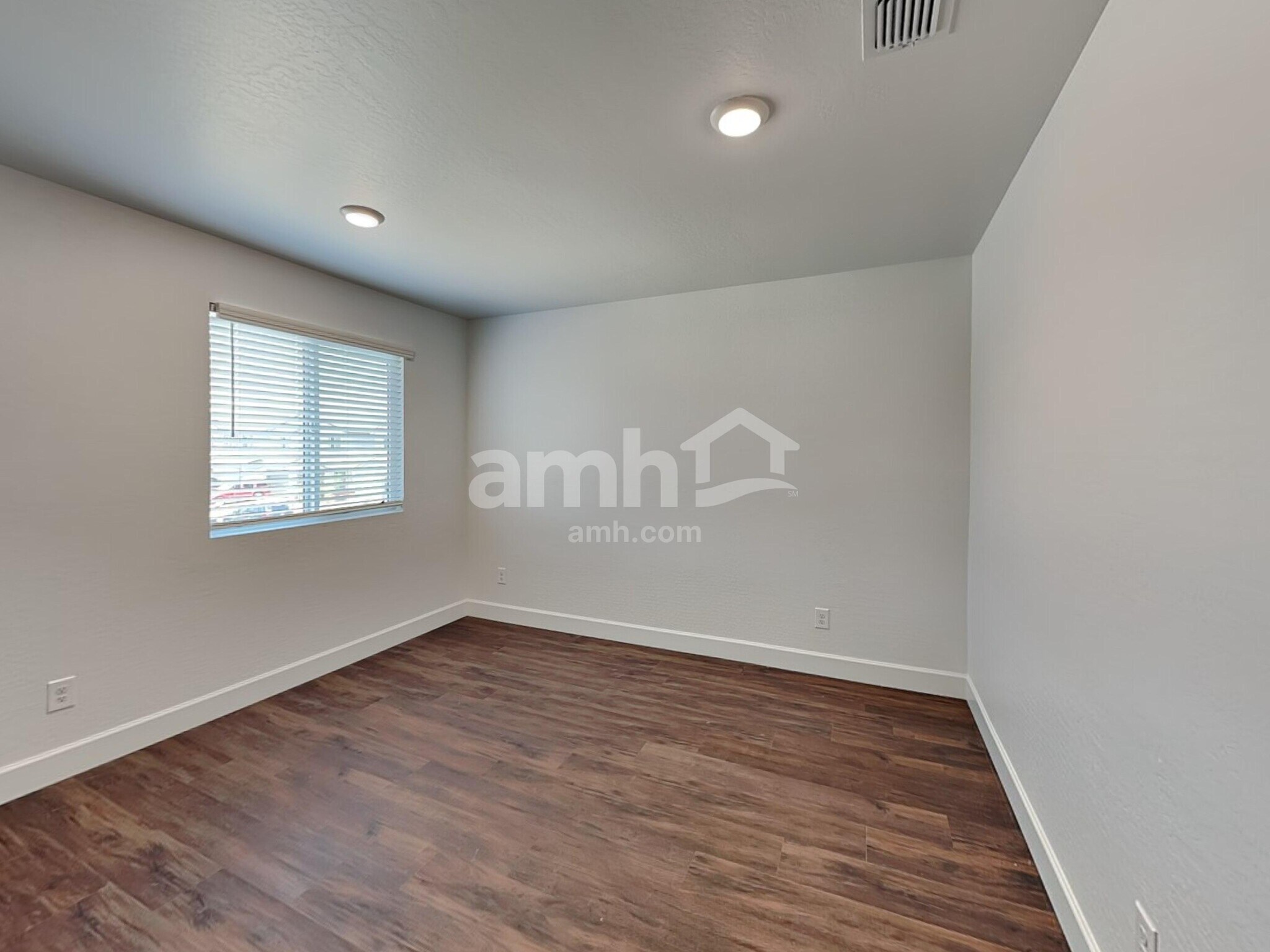 Building Photo - 17110 W Lawrence Ln