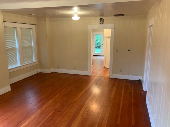 Building Photo - 3056-04 - MSF Properties