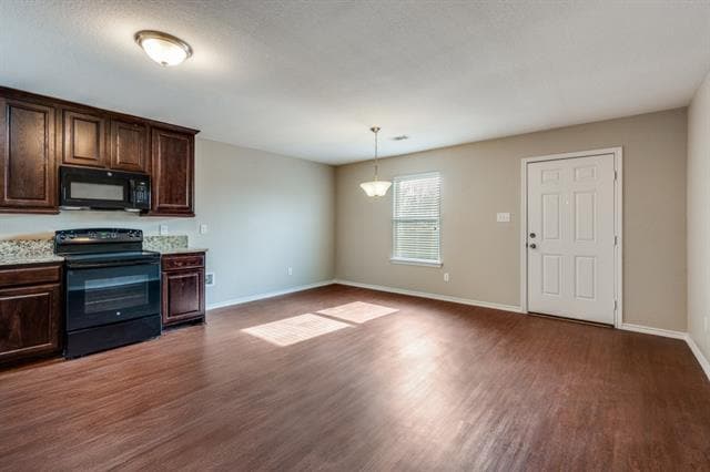 Building Photo - 1824 Village Park Trail