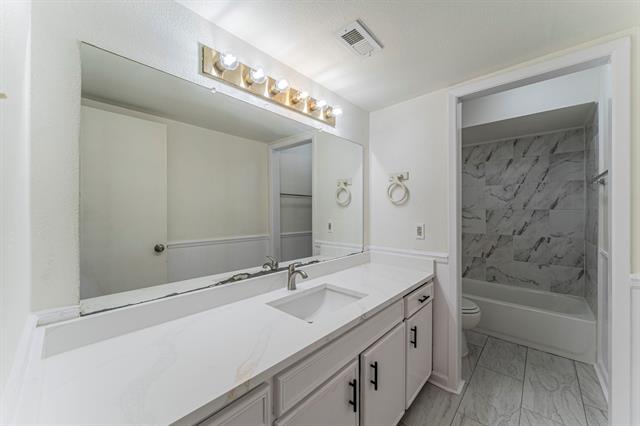 Building Photo - 502 Prairie Dell St