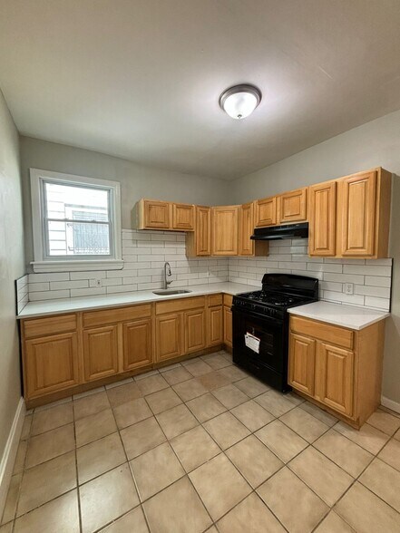 Primary Photo - 807 S 13th St
