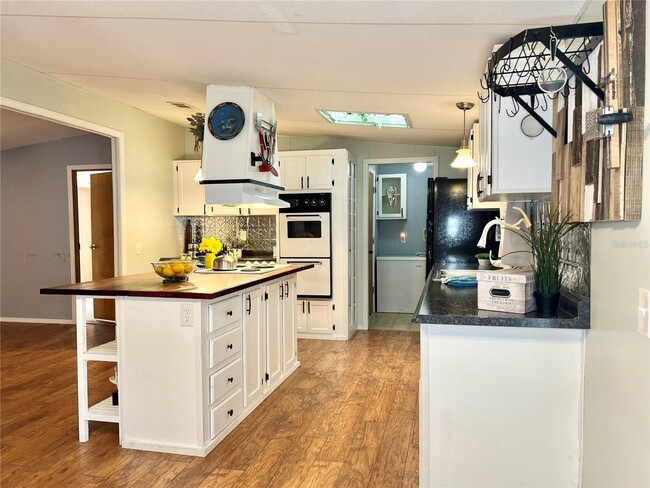 Building Photo - Spacious 3bed/2bath home in Bay Hills vill...