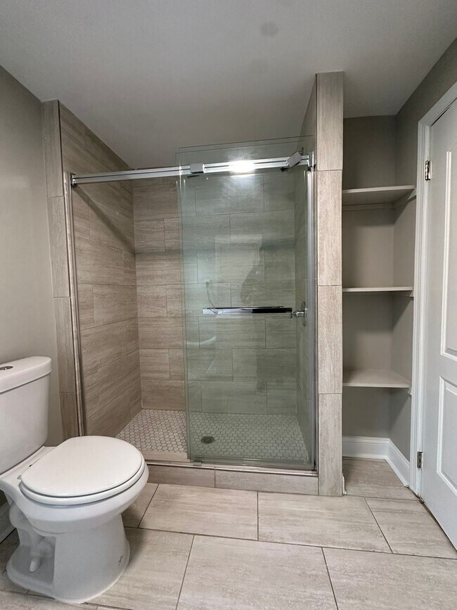 Building Photo - 3 Bedroom Townhome Near Little Italy