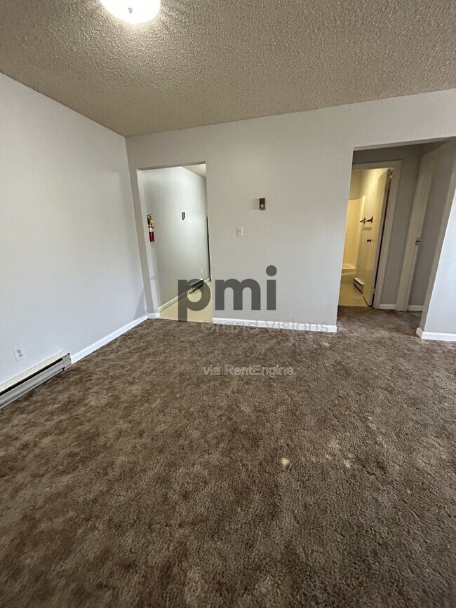 Building Photo - 24 W Buchanan Ave