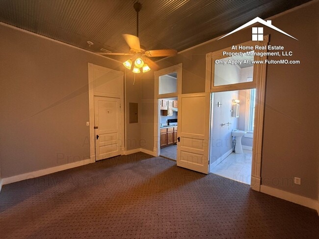 Building Photo - 504 Nichols St