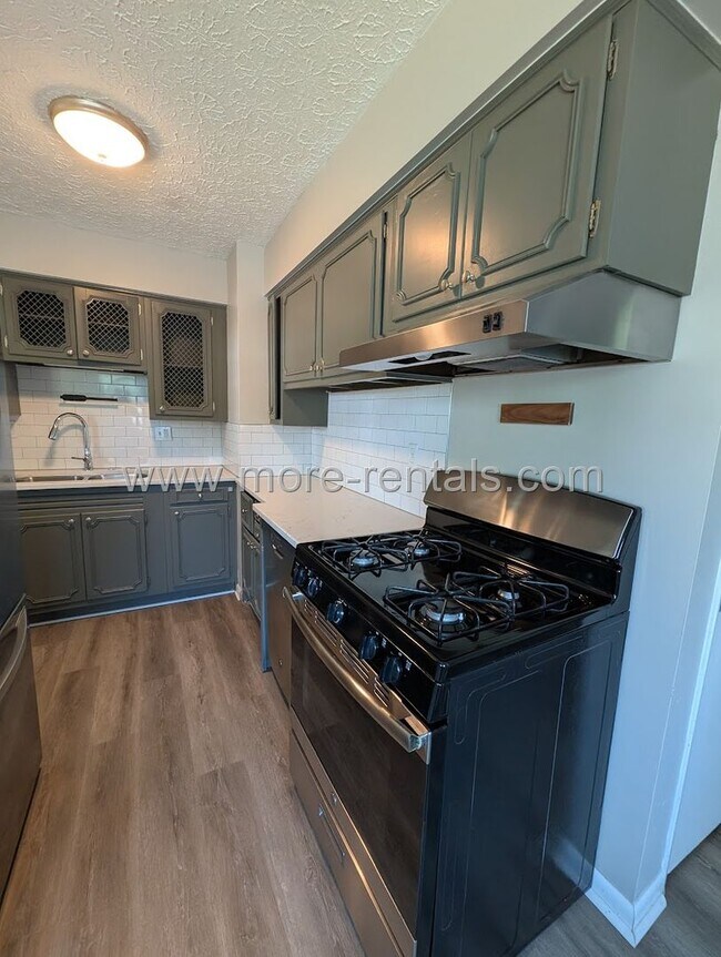 Building Photo - Remodeled house in Upper Arlington Schools