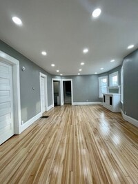 Building Photo - Incredible 4 bedroom 1.5 Bathroom Home in South Minneapolis!