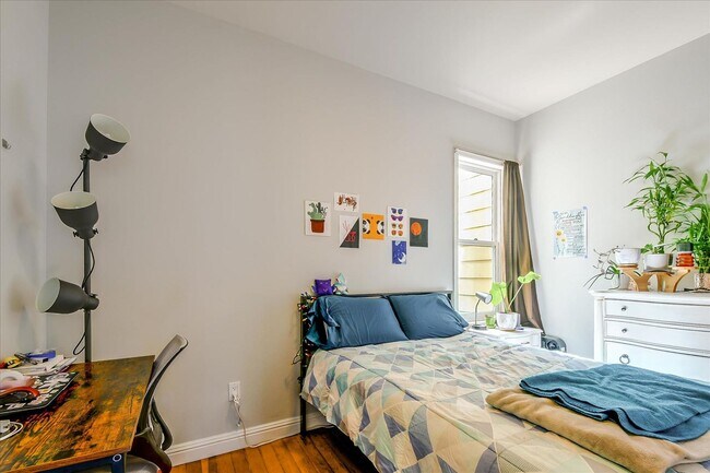 Building Photo - Epic REA - Modern 2 BR/1 BA Condo w/Privat...