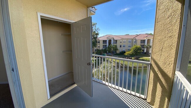 Building Photo - Beautiful 2br/2ba Visconti Condo with W/D ...