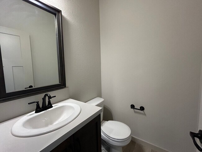Building Photo - Spacious 3-Bedroom Berthoud Home – Available Now