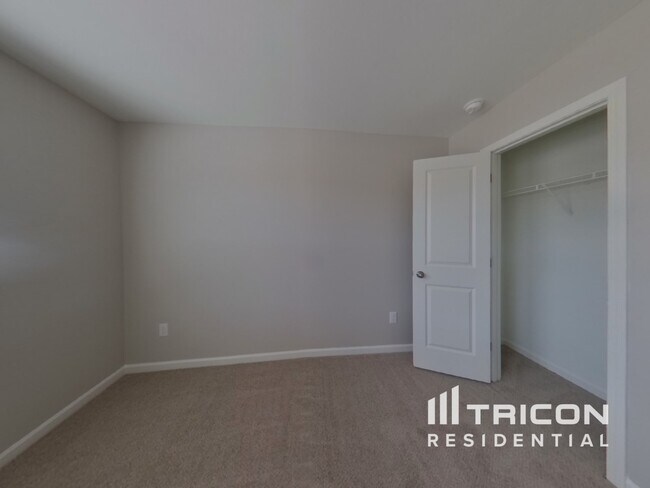 Building Photo - 5186 Duck Ln