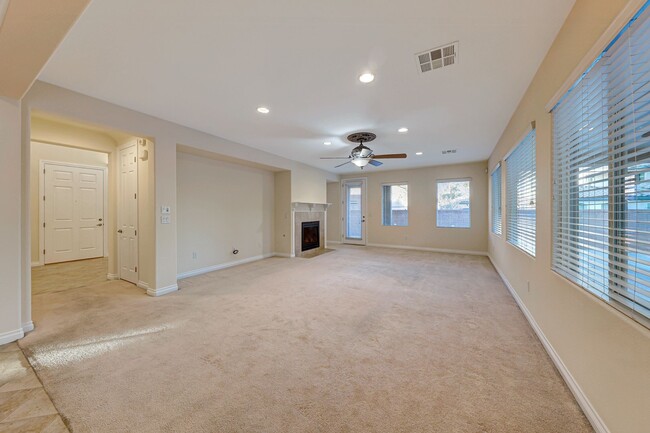 Building Photo - 5 Bedroom Corner Lot Home in Gated Community!