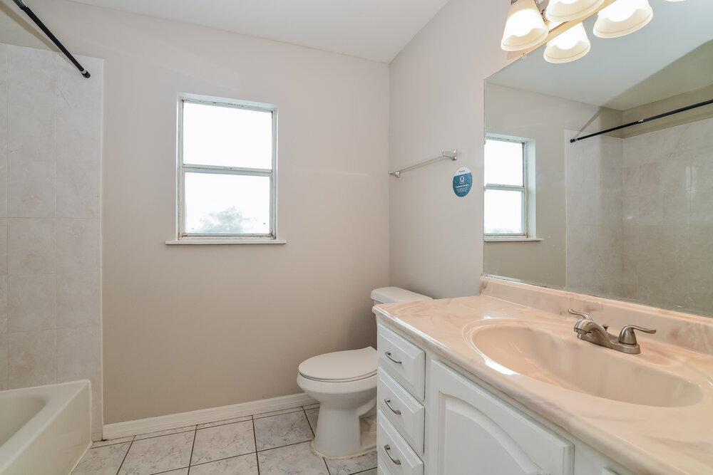 Building Photo - 1212 Abberton Dr