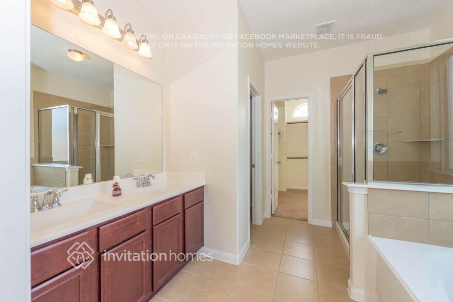 Building Photo - 3330 Orchid Trace Dr