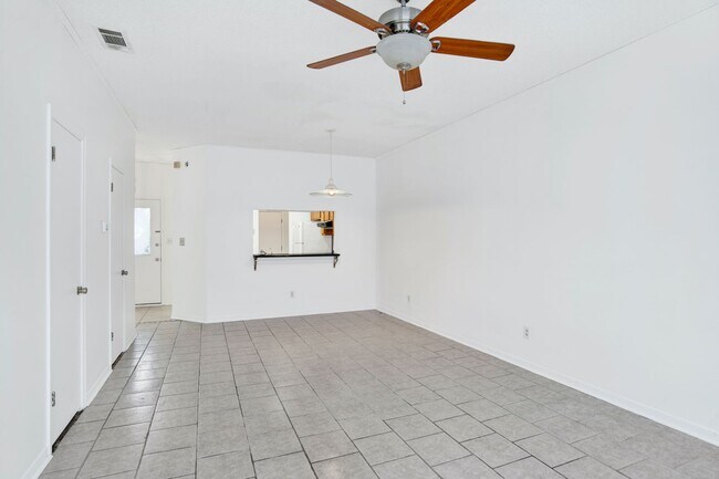 Building Photo - 601 E Burgess Rd