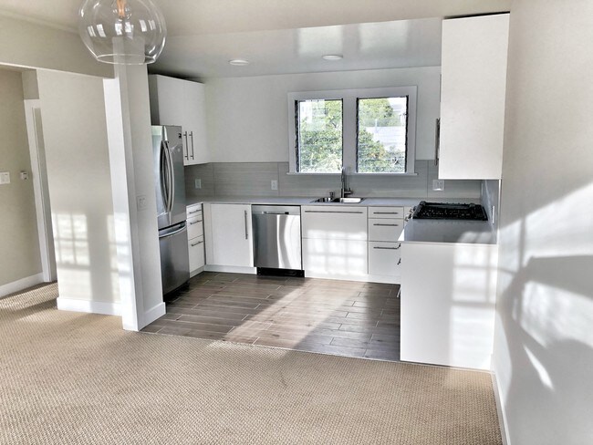 Building Photo - 942 20th St