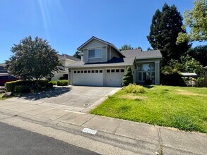 Building Photo - 6220 Cameo Dr