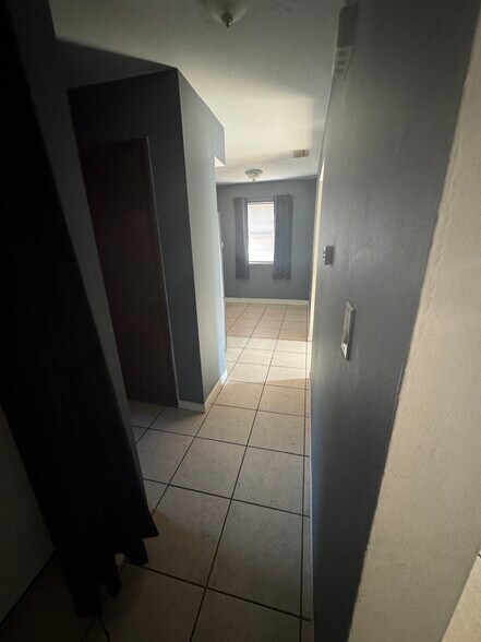 Building Photo - 1924 Nekoma Ct